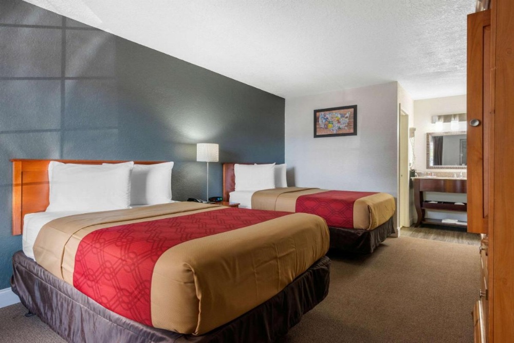 Econo Lodge Airport At RJ Stadium Image 6