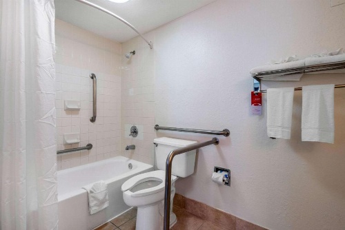 Econo Lodge Airport At RJ Stadium image 7